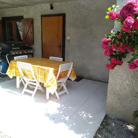 Bel Au Rez De Chaussee D'un Apartment *